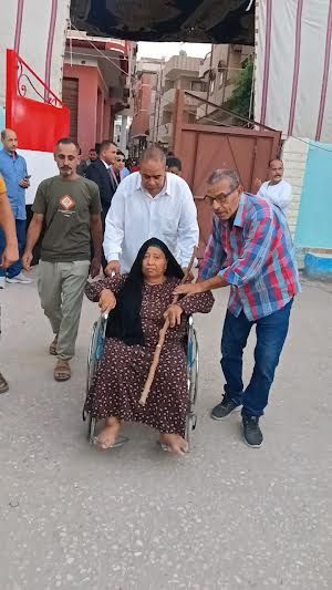 سيدة قعيدة تدلى بصوتها في القنطرة غرب سيدة قعيدة تدلى بصوتها في القنطرة غرب