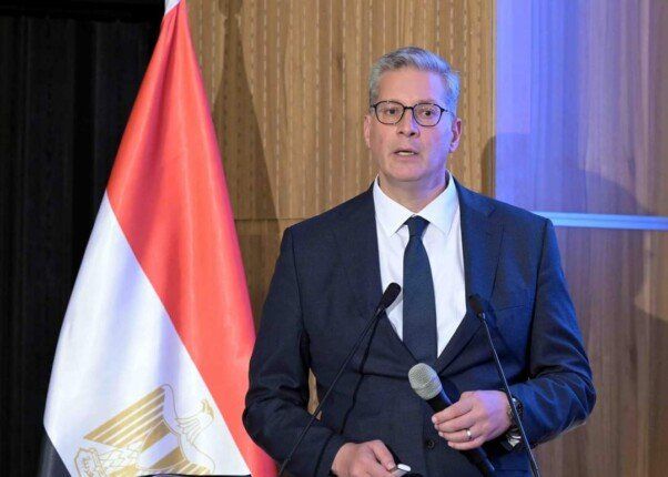 وزير البترول يبحث مع موانئ أبوظبي تعزيز التعاون الإقليمي