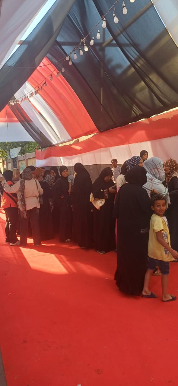 المواطنين امام اللجان المواطنين امام اللجان