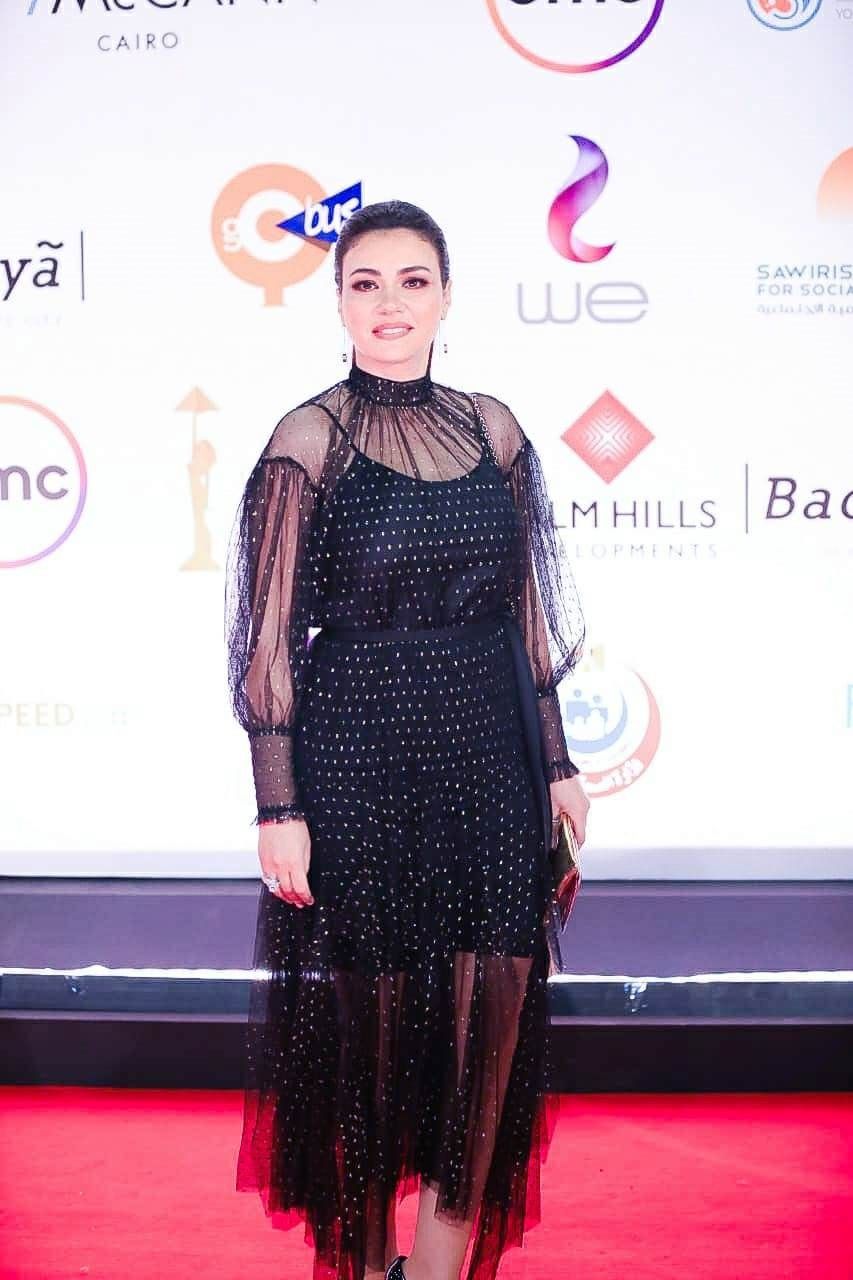 دينا فؤاد (2) دينا فؤاد (2)
