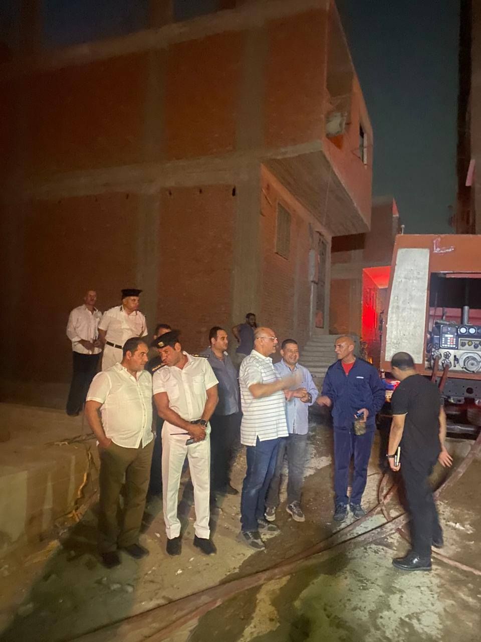 محافظ القليوبية ومدير الأمن بموقع الحريق