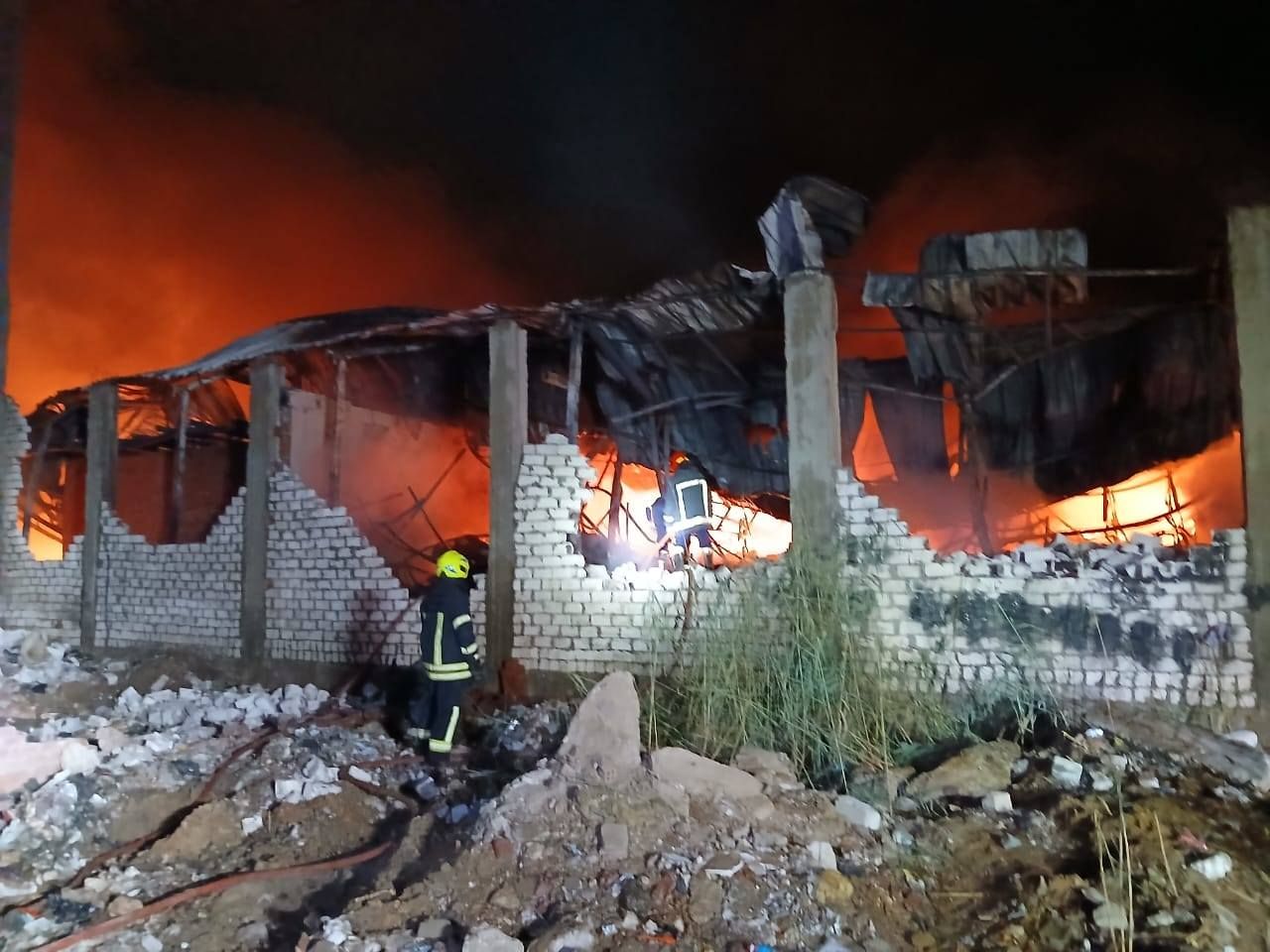 خلال أعمال السيطرة على الحريق