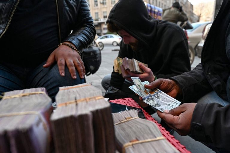 بعض فئات الليرة السورية