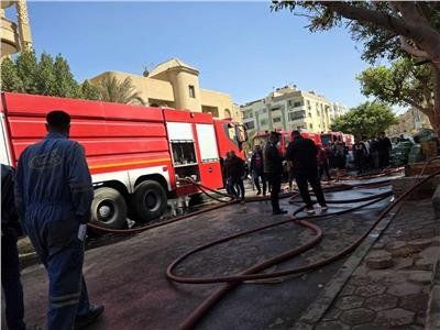 اندلاع حريق داخل مول شهير في الشروق.. وسيارات الإطفاء تحاصر النيران