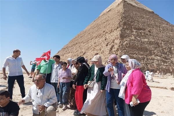 وزارة السياحة والآثار تنظم رحلة سياحية لأوائل الثانوية العامة